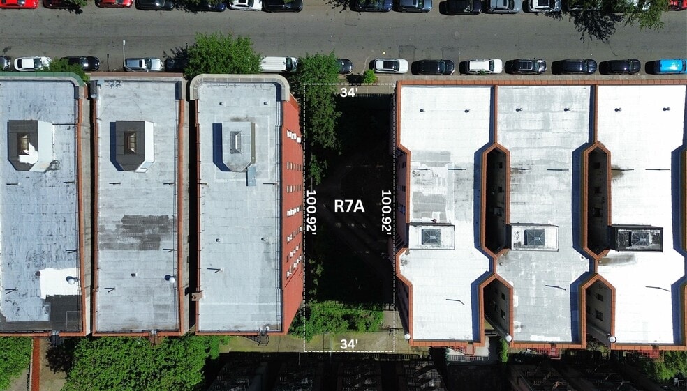 230 W 122nd St, New York, NY for sale - Building Photo - Image 2 of 4