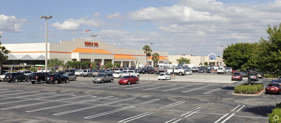 2980 SE Federal Hwy, Stuart, FL à louer - Photo du bâtiment - Image 2 de 14
