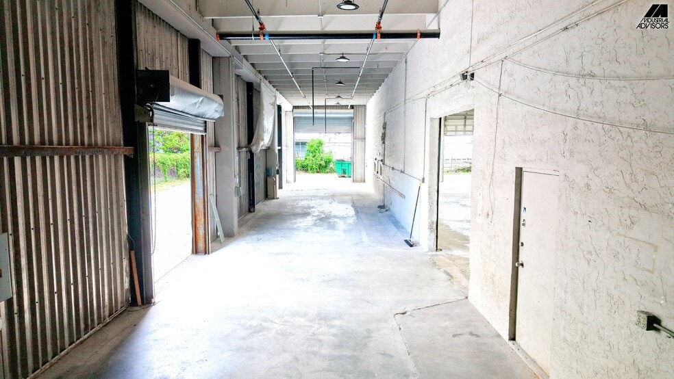 16350 NW 48th Ave, Miami, FL for lease - Building Photo - Image 2 of 14
