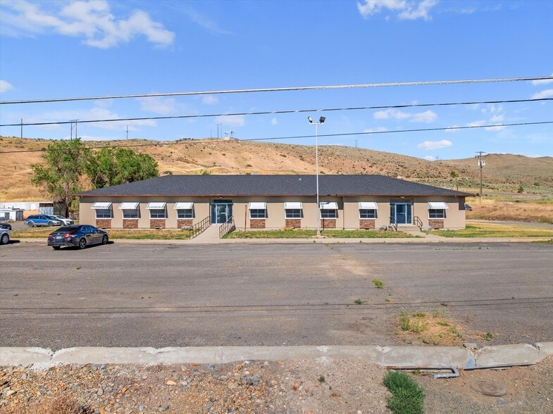 1050 S Bridge St, Baker City, OR à vendre - Photo du bâtiment - Image 3 de 51