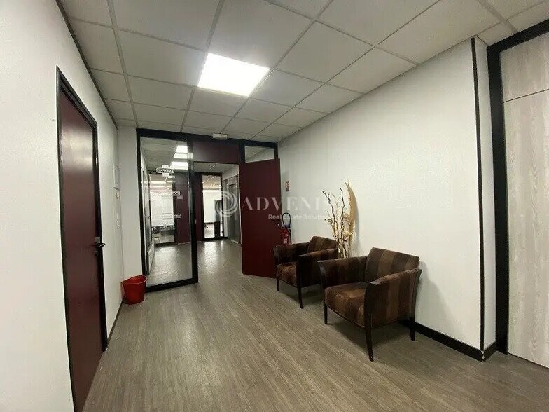 Bureau dans Guyancourt à louer - Photo intérieure - Image 2 de 5