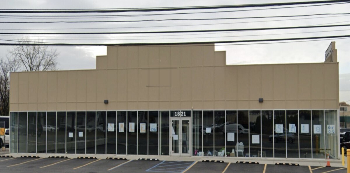 1821 Broadhollow Rd, Farmingdale, NY à louer Photo du bâtiment- Image 1 de 7