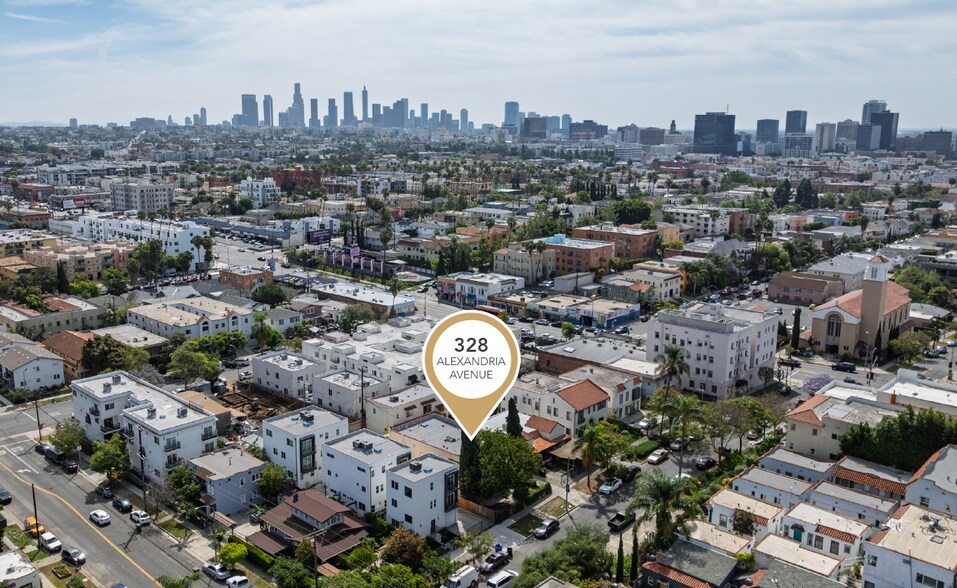 328 N Alexandria Ave, Los Angeles, CA à vendre - Photo du bâtiment - Image 2 de 8