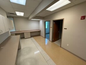4600 SW 46th Ct, Ocala, FL for lease Interior Photo- Image 1 of 6