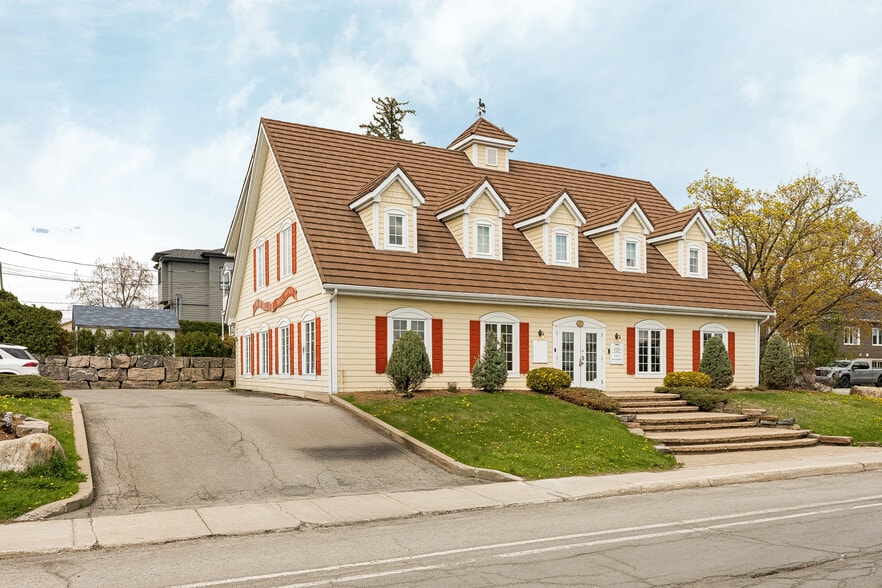 675 Boul Samson, Laval, QC for sale - Building Photo - Image 3 of 44