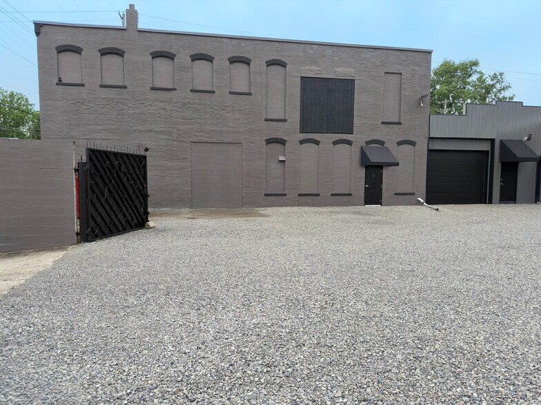 1100 W Town St, Columbus, OH à vendre - Photo du bâtiment - Image 2 de 36