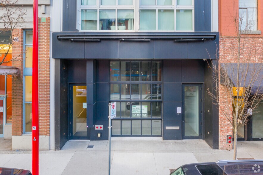 247 Georgia St E, Vancouver, BC à vendre - Photo du bâtiment - Image 1 de 1