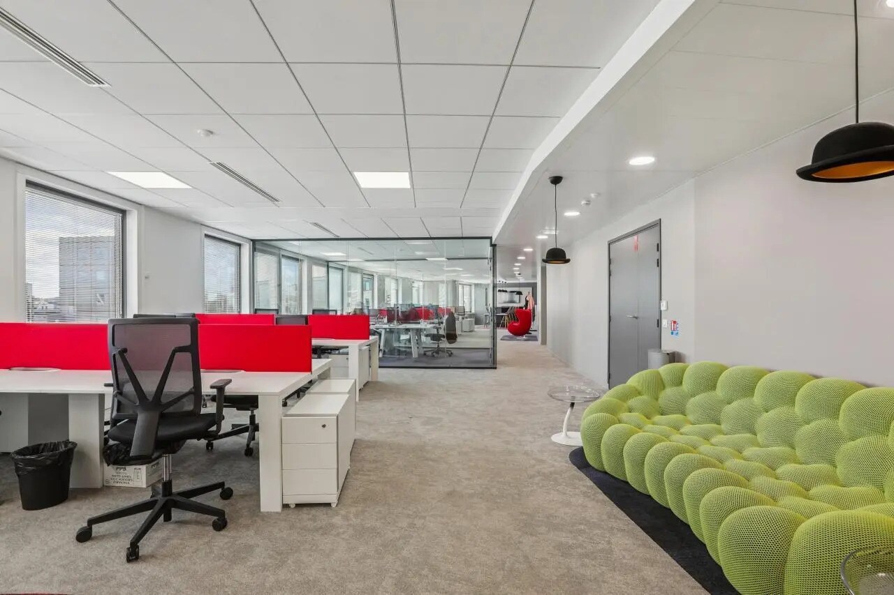 Office in Charenton-le-Pont for lease Interior Photo- Image 1 of 16