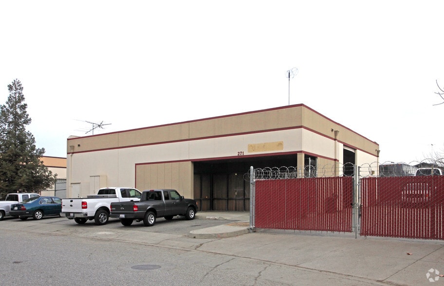 283 Kinney Dr, San Jose, CA for lease - Primary Photo - Image 3 of 5