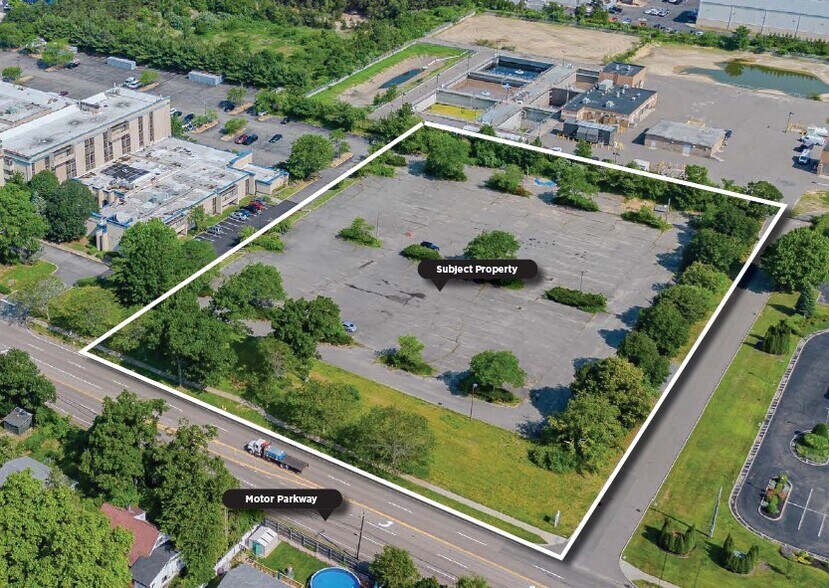 110 Motor Pky, Hauppauge, NY à vendre - Photo du bâtiment - Image 2 de 4