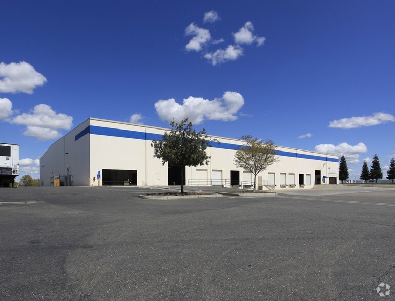 4113 Gold River Ln, Stockton, CA for lease - Primary Photo - Image 1 of 3