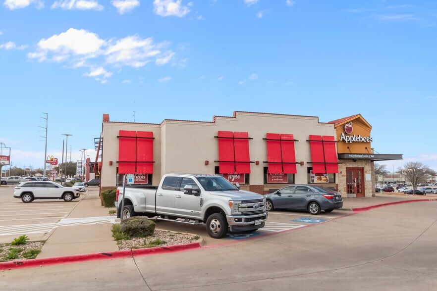 543 E FM 3040, Lewisville, TX à vendre - Photo du bâtiment - Image 2 de 5