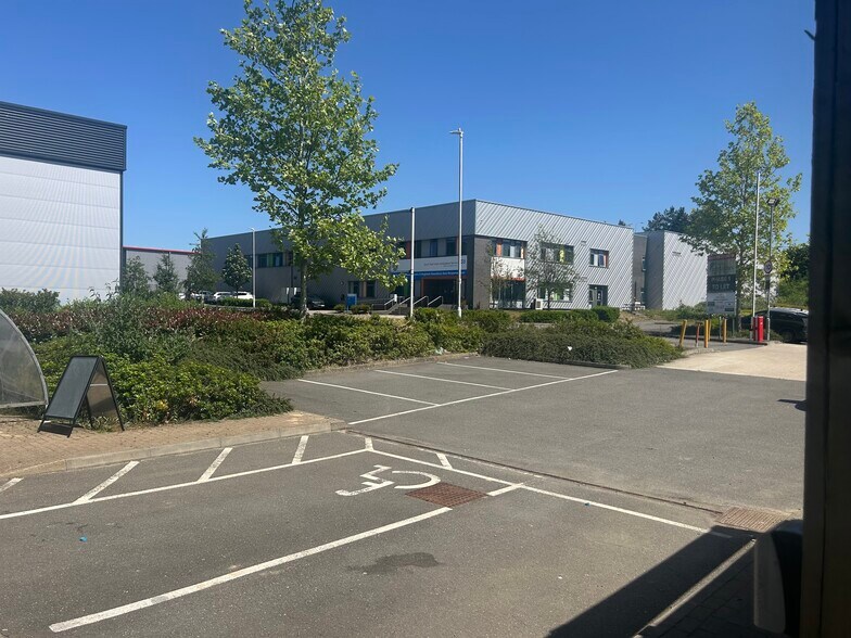 Units 5-12 Hall Ave, Ashford for lease - Building Photo - Image 2 of 2