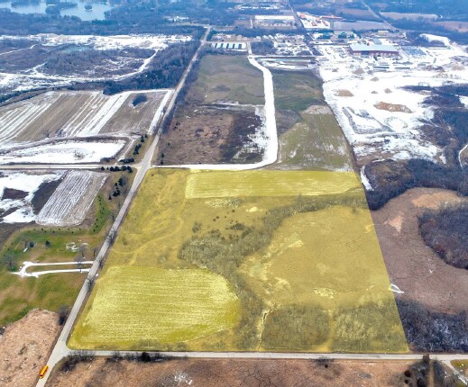 W339S1742 County C rd, Dousman, WI à vendre - Photo du bâtiment - Image 2 de 3