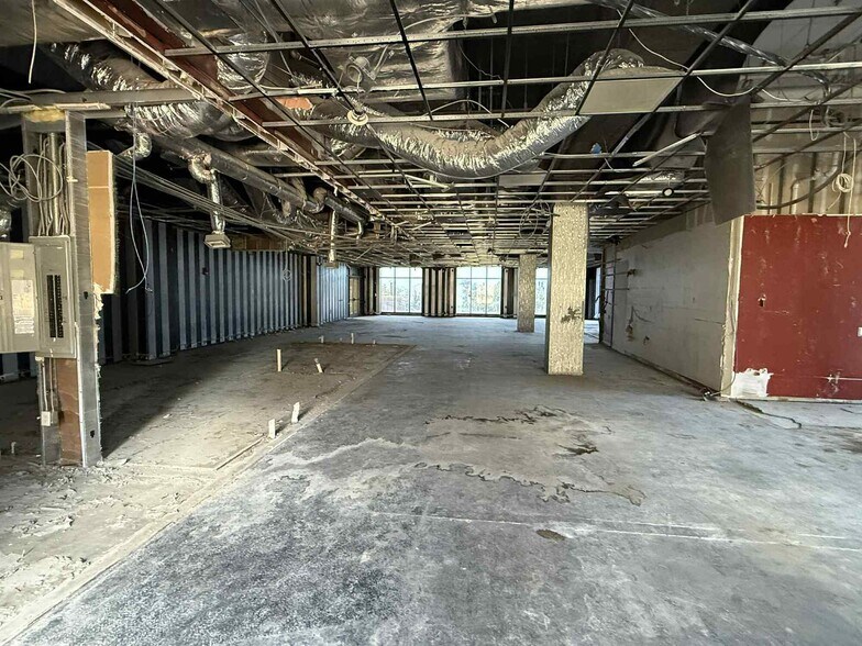 215 W College Ave, Tallahassee, FL à vendre - Photo du bâtiment - Image 3 de 3