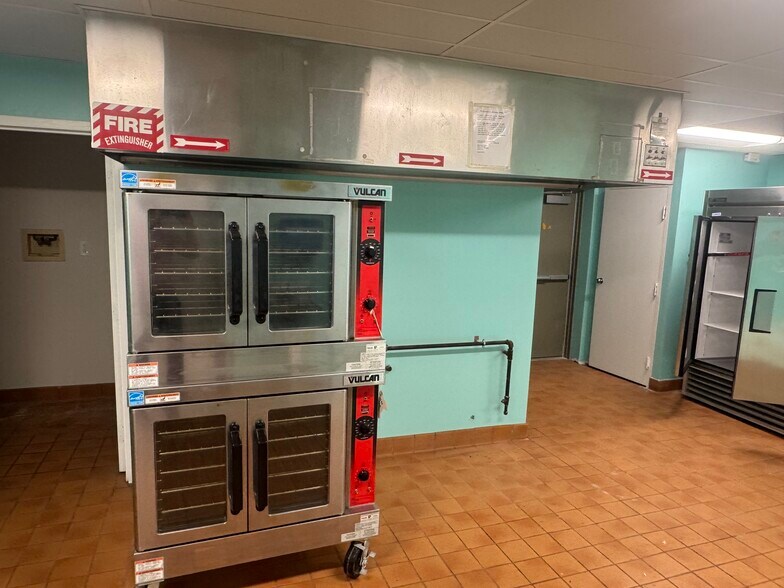 355 W Market St, West Chester, PA à louer - Photo du bâtiment - Image 3 de 8