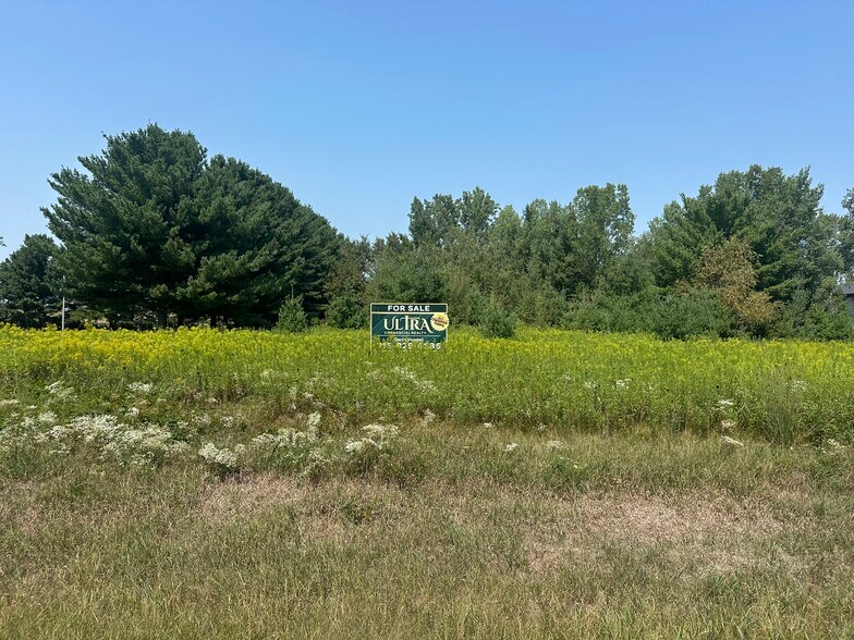 County Hwy S, Chippewa Falls, WI à vendre - Photo du bâtiment - Image 1 de 2