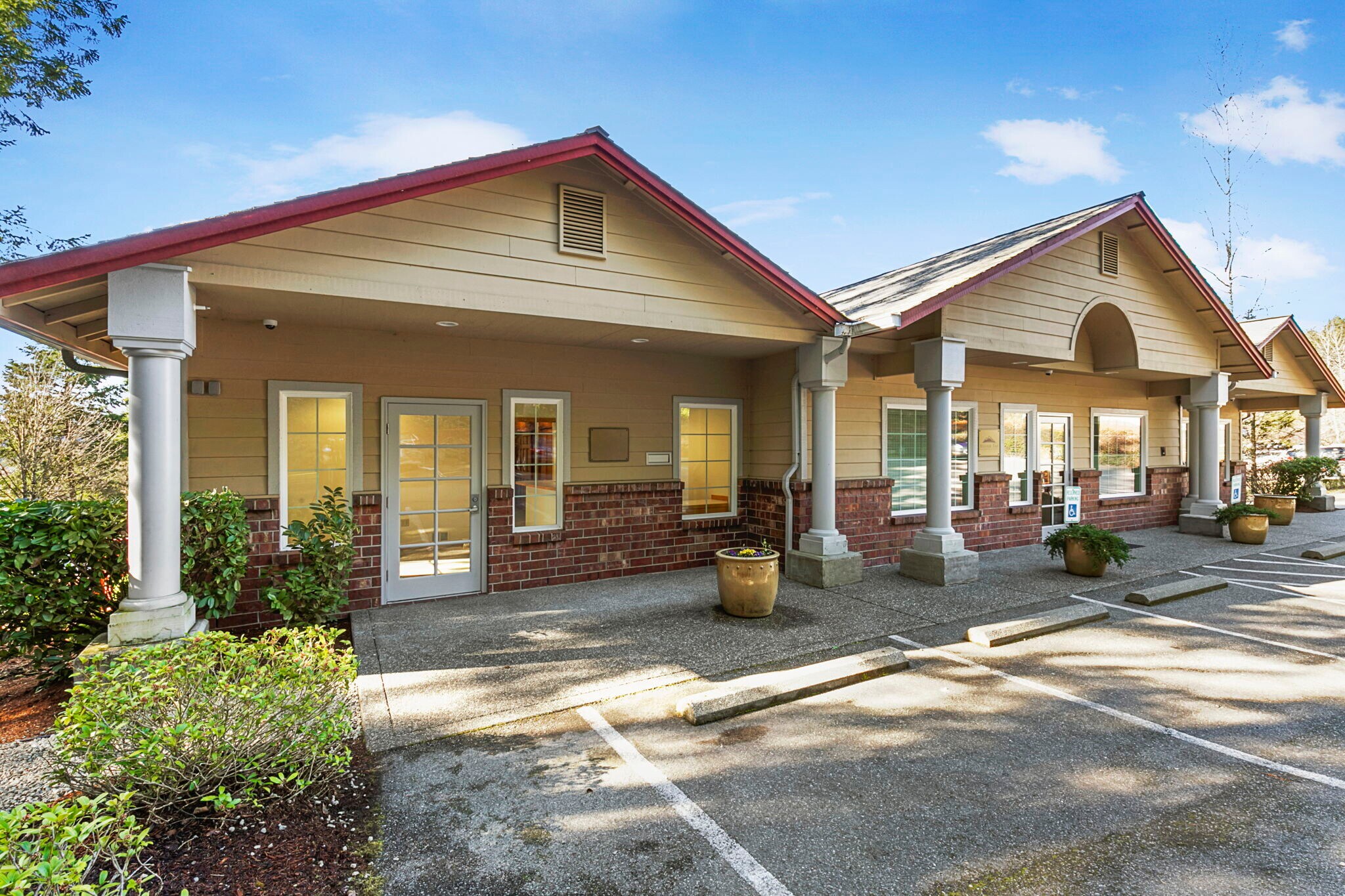 10 NE Creelman Ln, Belfair, WA for lease Building Photo- Image 1 of 10