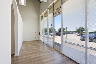 6000 Denton Hwy, Watauga, TX for lease Interior Photo- Image 2 of 9