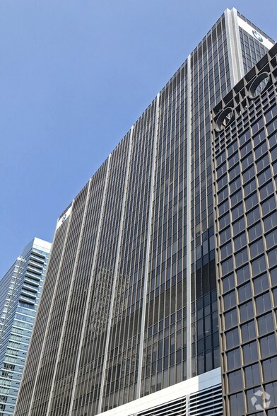 555 W 57th St, New York, NY à louer - Photo du bâtiment - Image 3 de 9
