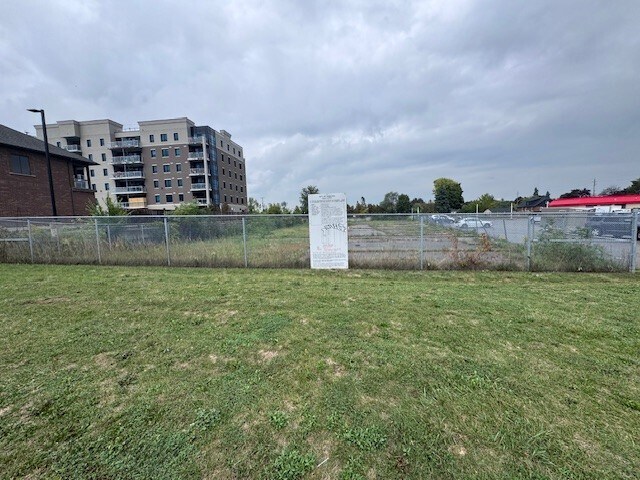 118 King St E, Stoney Creek, ON à louer - Photo de construction - Image 2 de 2