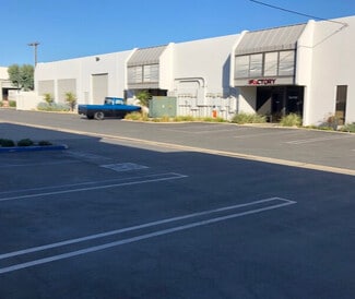 Plus de détails pour 312 Oak Pl, Brea, CA - Industriel à louer