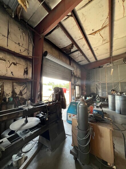 250 Southridge Industrial Dr, Tavares, FL à louer - Photo intérieure - Image 3 de 19