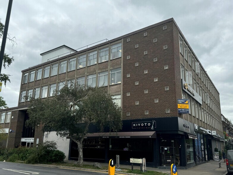 Mount Pleasant Rd, Barnet à louer - Photo du bâtiment - Image 2 de 24