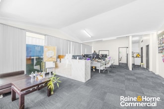 726 Woodville Rd, Fairfield East for lease Interior Photo- Image 2 of 2