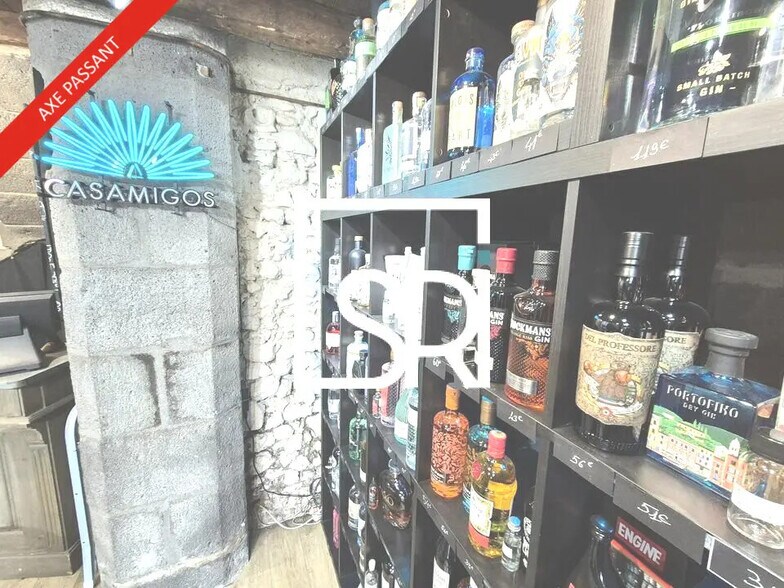 Commerce de détail dans Clermont-Ferrand à louer - Photo du bâtiment - Image 3 de 10