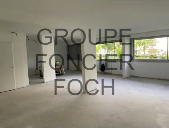 Office in Lyon for sale - Interior Photo - Image 2 of 4