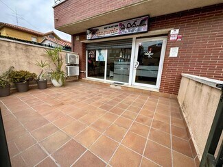 Plus de détails pour Multi-résidentiel à vendre