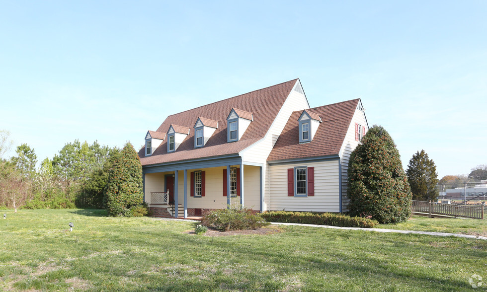 1900 E Parham Rd, Henrico, VA à louer - Photo principale - Image 1 de 62