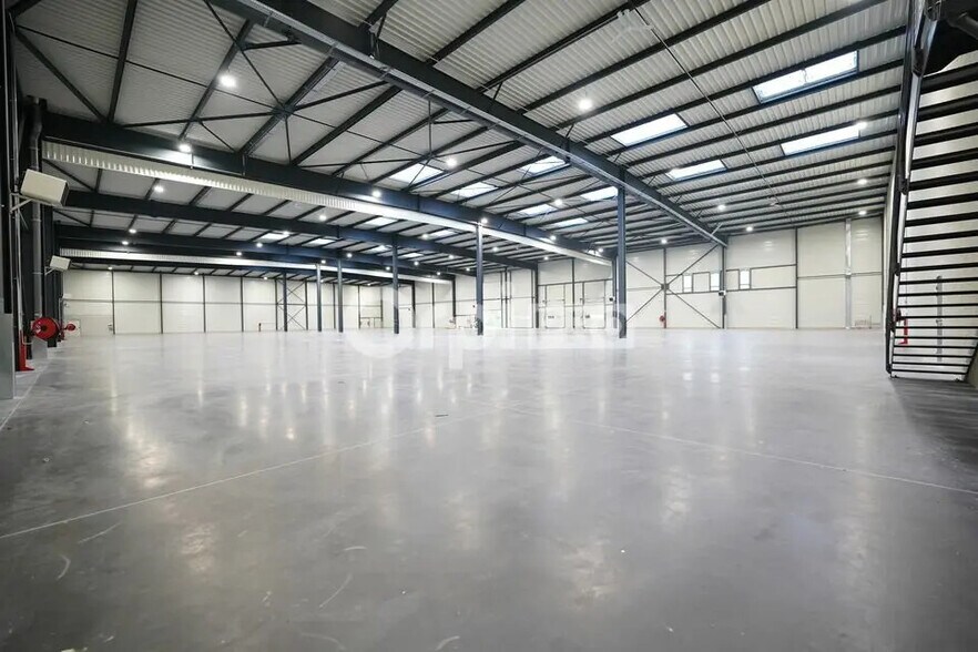 Flex dans Saint-Laurent-de-Mure à louer - Photo intérieure - Image 1 de 12