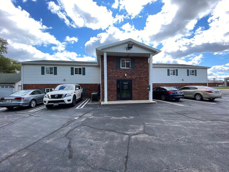 630 S Green Bay Rd, Neenah, WI à vendre - Photo du bâtiment - Image 1 de 22