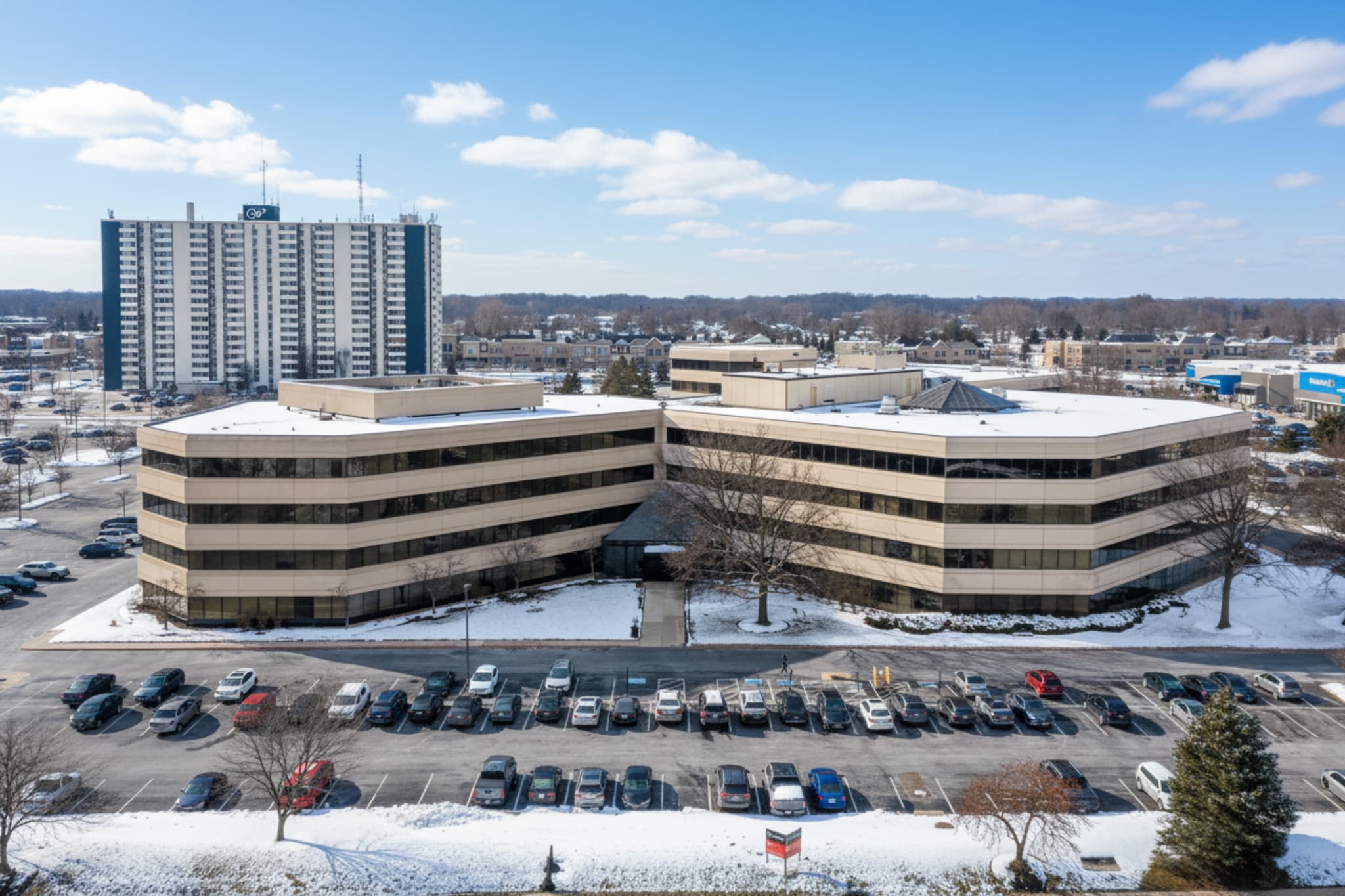 24950-25000 Country Club Blvd, North Olmsted, OH for lease Primary Photo- Image 1 of 22