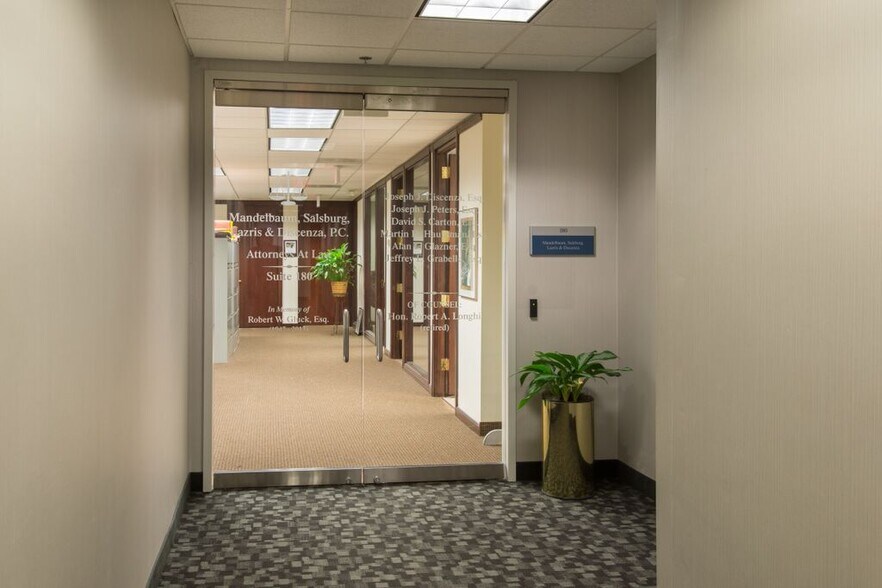 510 Thornall St, Edison, NJ à louer - Photo intérieure - Image 2 de 9