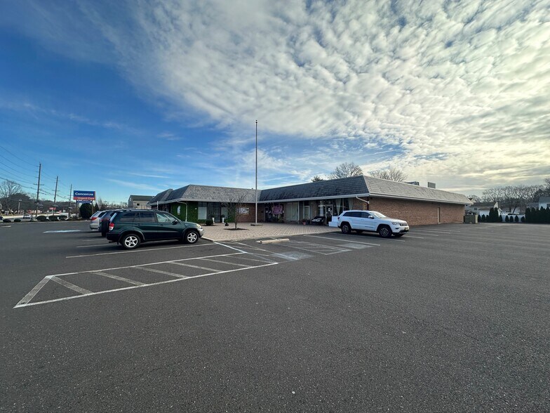 2540 US Highway 1, Lawrenceville, NJ à vendre - Photo du bâtiment - Image 2 de 10