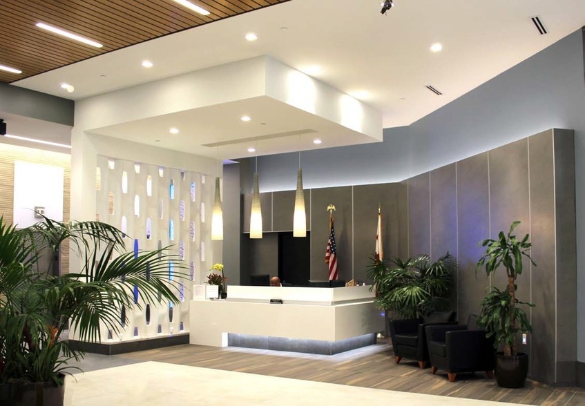 915 L St, Sacramento, CA for lease - Lobby - Image 2 of 2