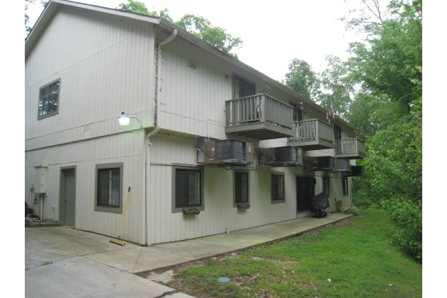 10 Units - Sevierville, TN portfolio of 1 properties for sale on LoopNet.ca - Primary Photo - Image 2 of 10