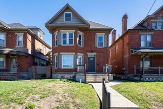 1364 S High St, Columbus, OH à louer Photo du bâtiment- Image 2 de 22