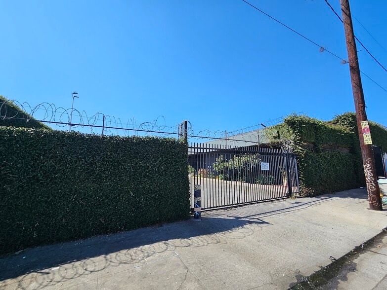 1615 McGarry St, Los Angeles, CA for lease - Building Photo - Image 3 of 17