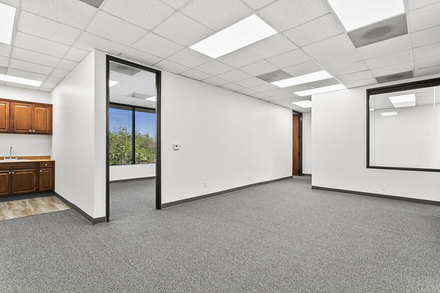 801 Parkcenter Dr, Santa Ana, CA for lease - Interior Photo - Image 3 of 6