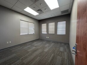 2439 Monarch Dr, Laredo, TX à louer Photo du bâtiment- Image 2 de 5