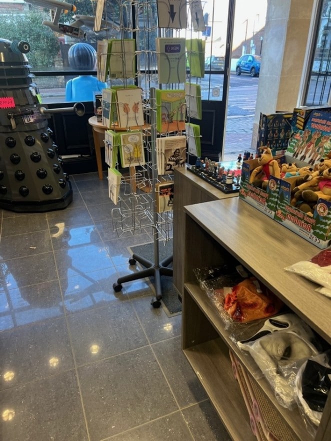 135 Lower Richmond Rd, Londres, LND SW15 1EZ - Unité 2 -  - Photo intérieure - Image 1 of 2