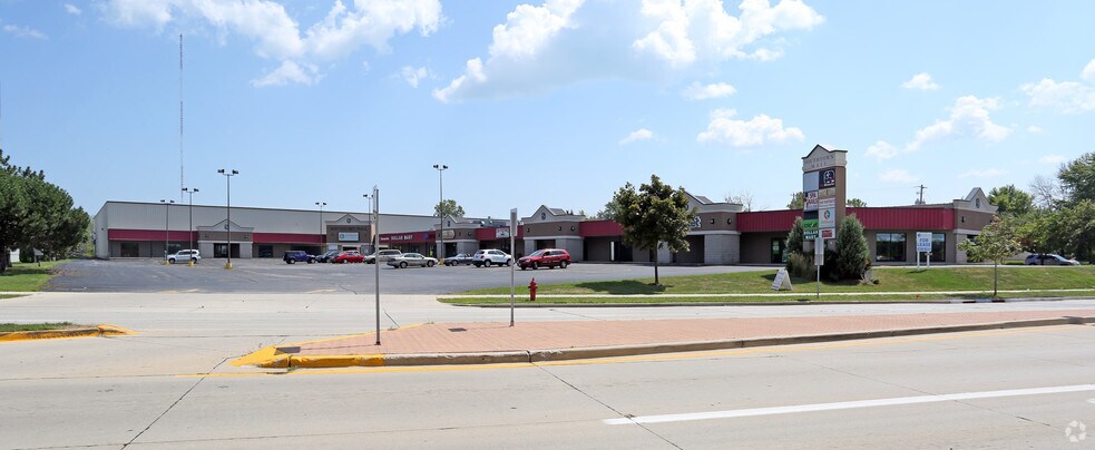 3319-3321 S Business Dr, Sheboygan, WI à louer - Photo du bâtiment - Image 3 de 5