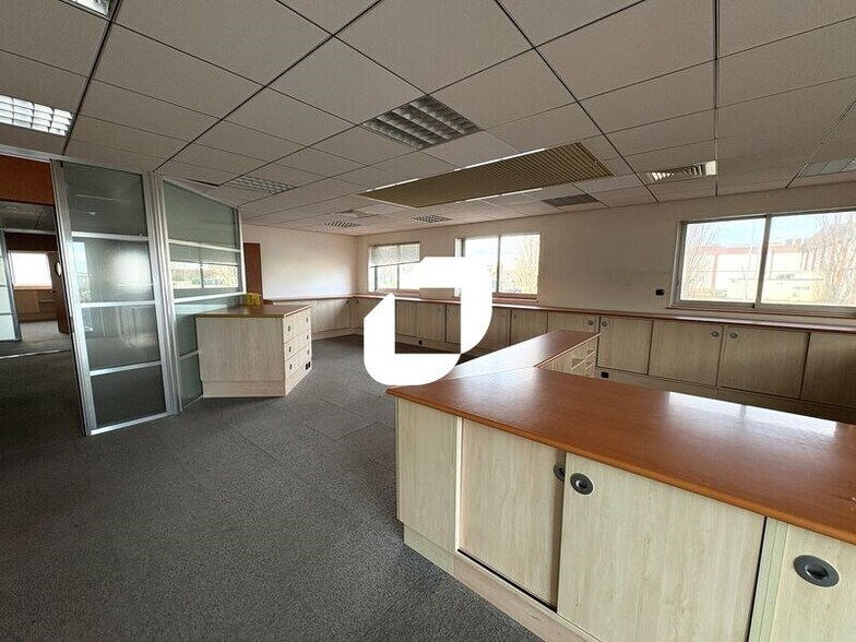 Bureau dans Mornant à louer - Photo intérieure - Image 3 de 8