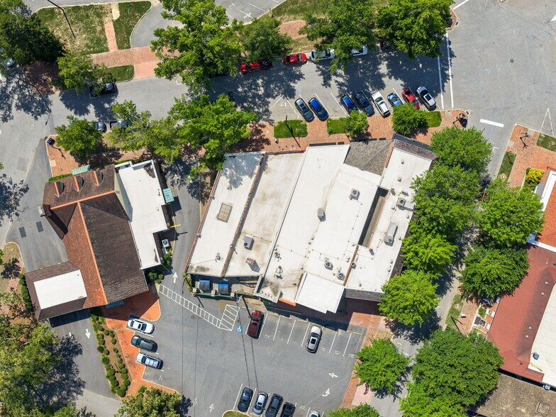 3 Kitchin Pl, Asheville, NC à louer - Photo du bâtiment - Image 2 de 3
