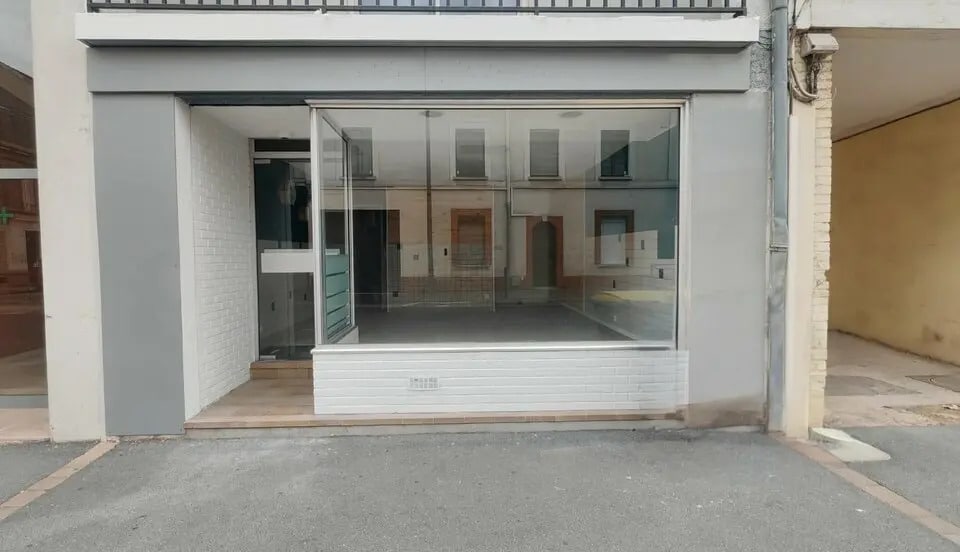 Retail in Reims for lease Building Photo- Image 1 of 6