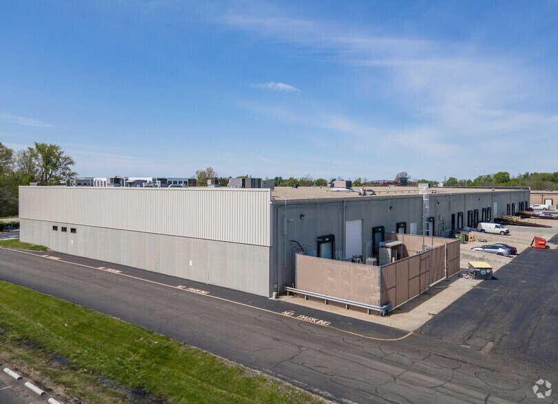 6024-6108 W 79th St, Indianapolis, IN à louer - Photo du bâtiment - Image 2 de 3